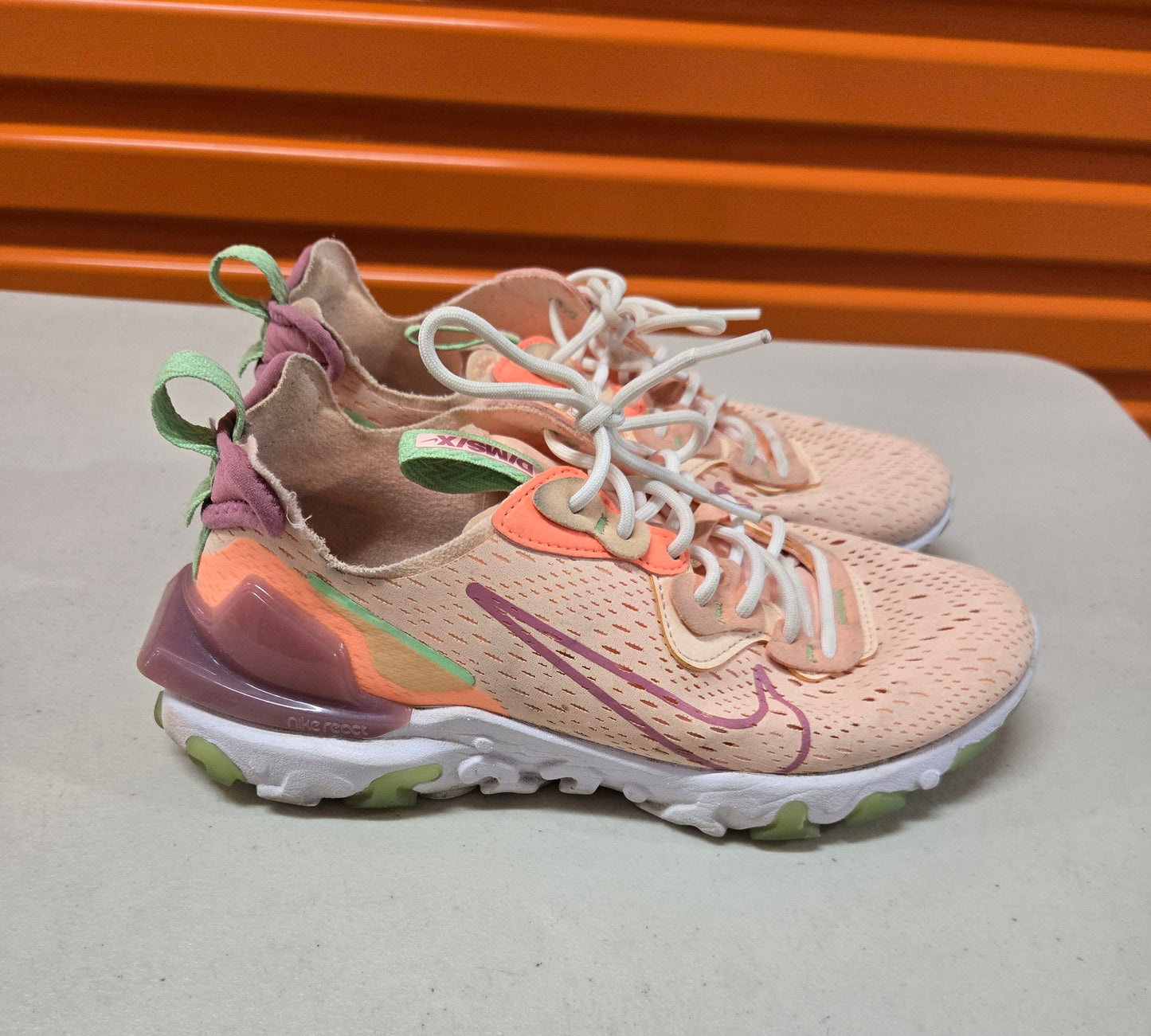 Nike React Vision Womens Shoes Crimson Tint Desert Berry Size 8 US, 5.5 UK, 39 EUR
