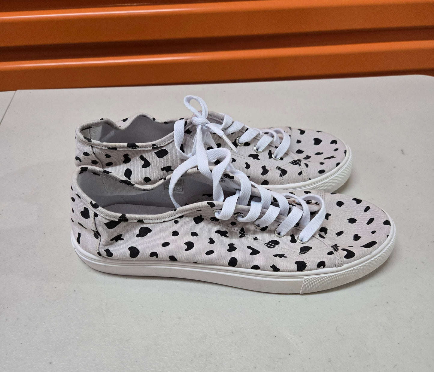 Asos Womens Shoes Dalmatian Print Flat Sneakers Beige Size 10 US, 8 UK, 41 EUR