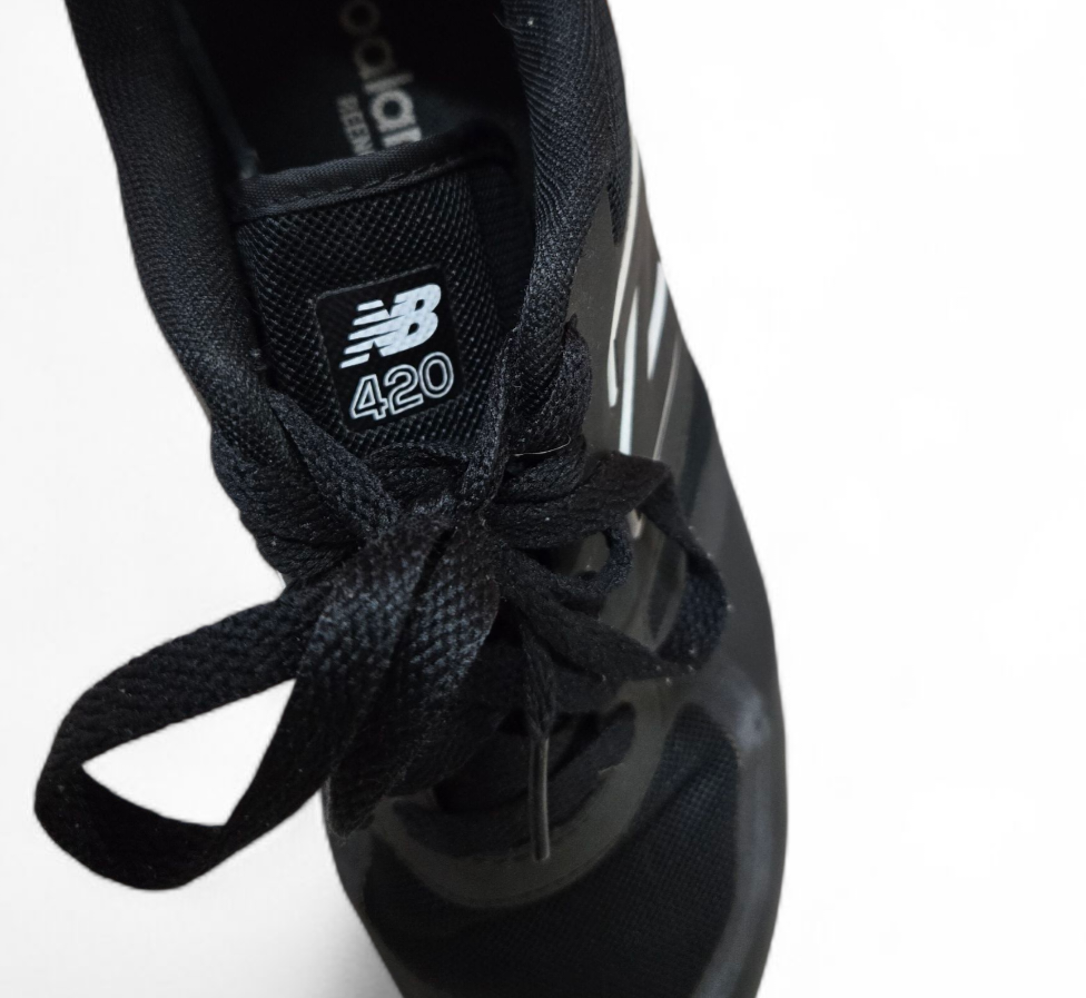New Balance 420 Mens Shoes Black Runners Size 9.5 US, 9 UK, 43 EUR