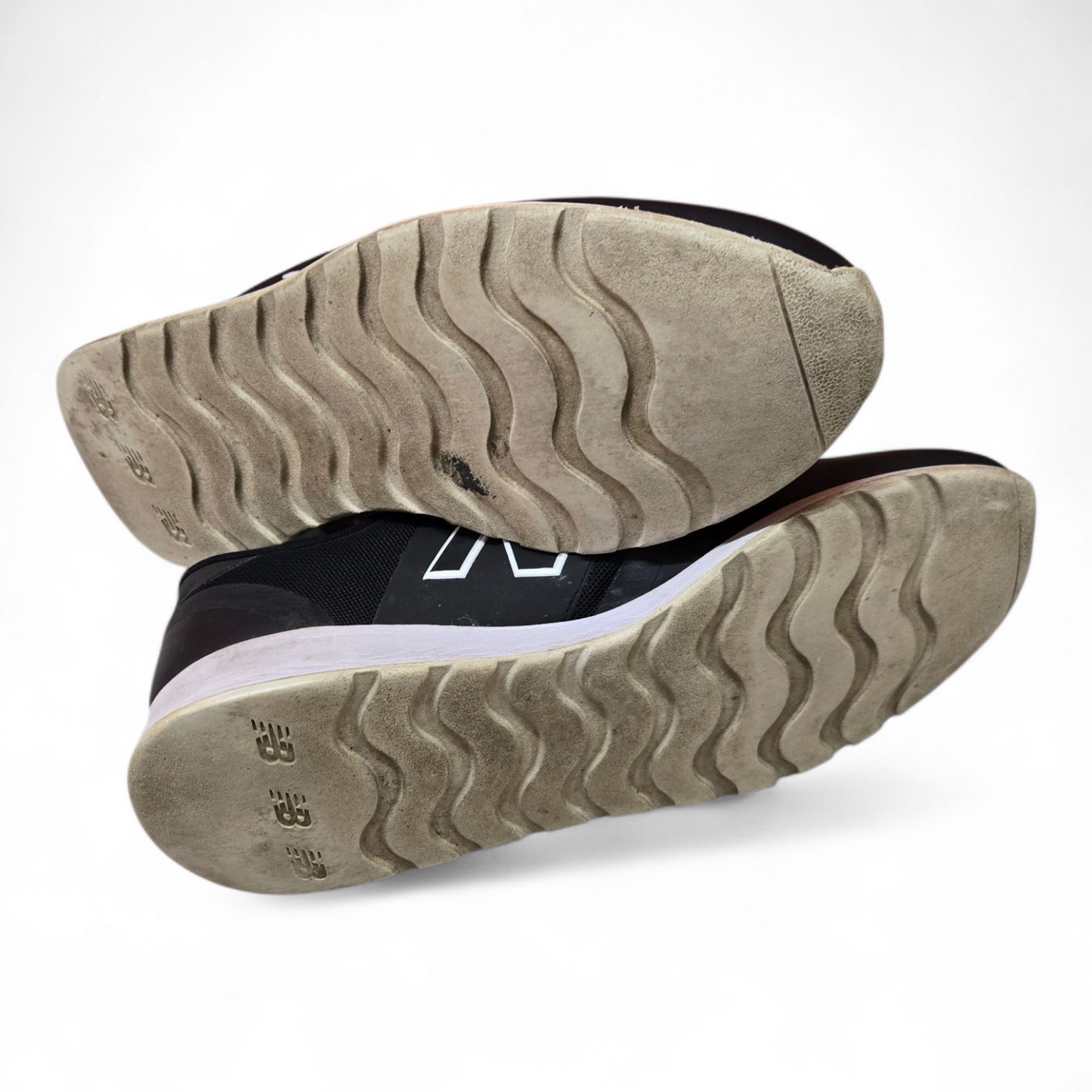 New Balance 420 Mens Shoes Black Runners Size 9.5 US, 9 UK, 43 EUR