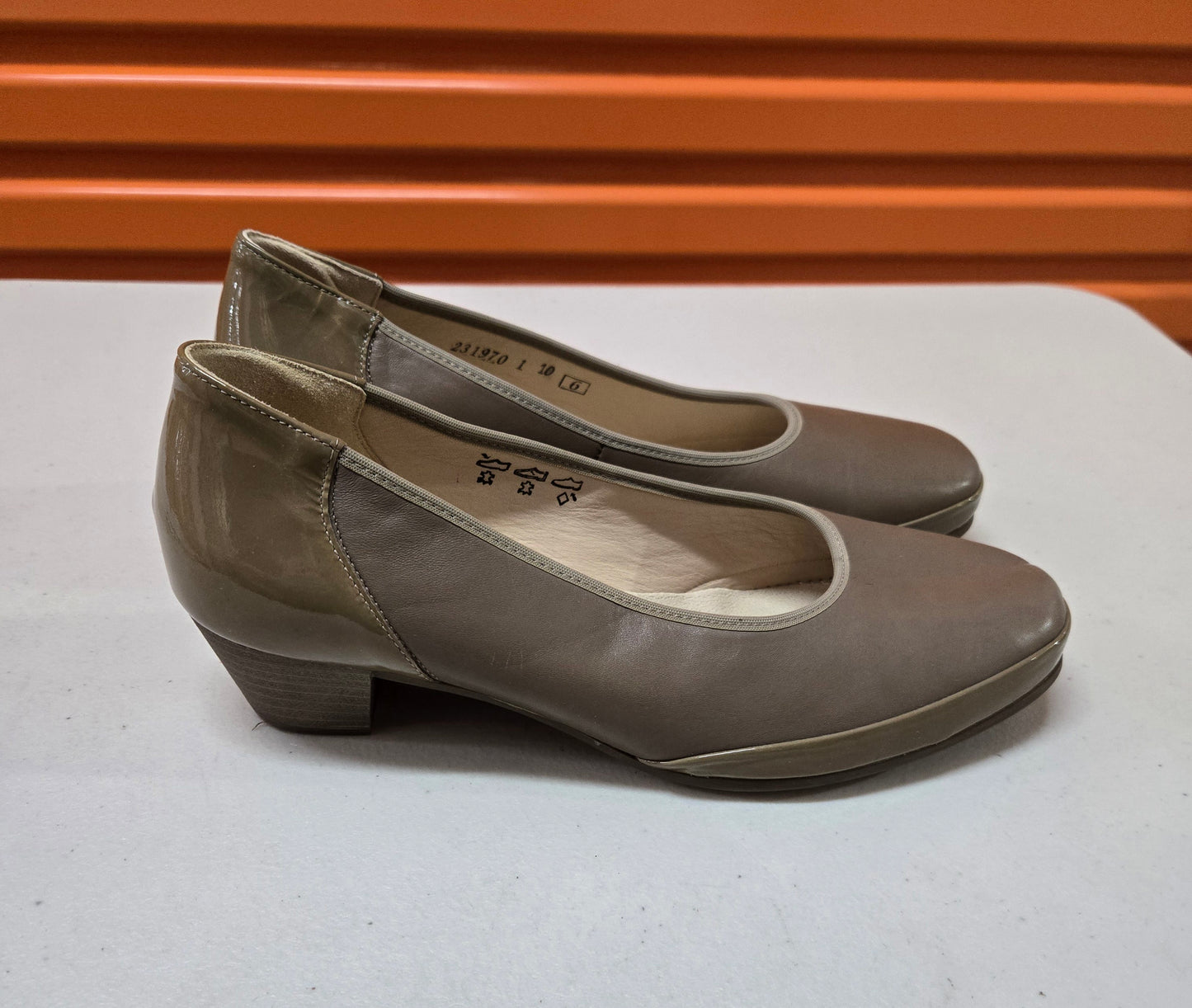 Waldlaufer Womens Slip On Shoes Leather Taupe Size 8 US/AU, 6 UK, 38.5 EUR - Like New