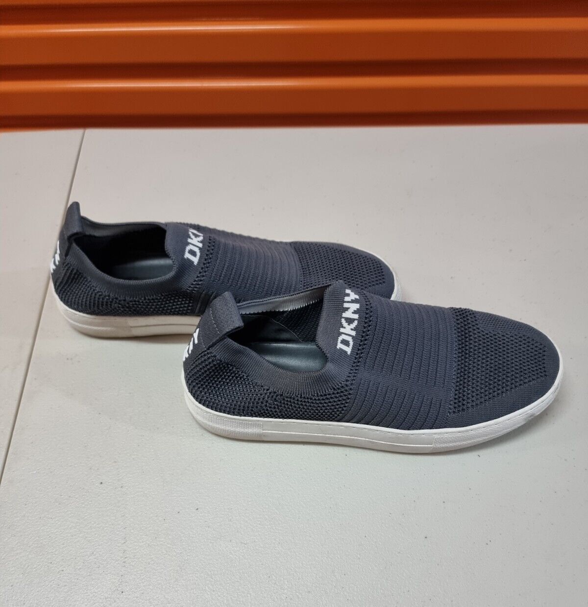 DKNY Womens Slip-on Shoes Grey Flats Size 10M US, 41M EUR, 7.5M UK- Ready To Go