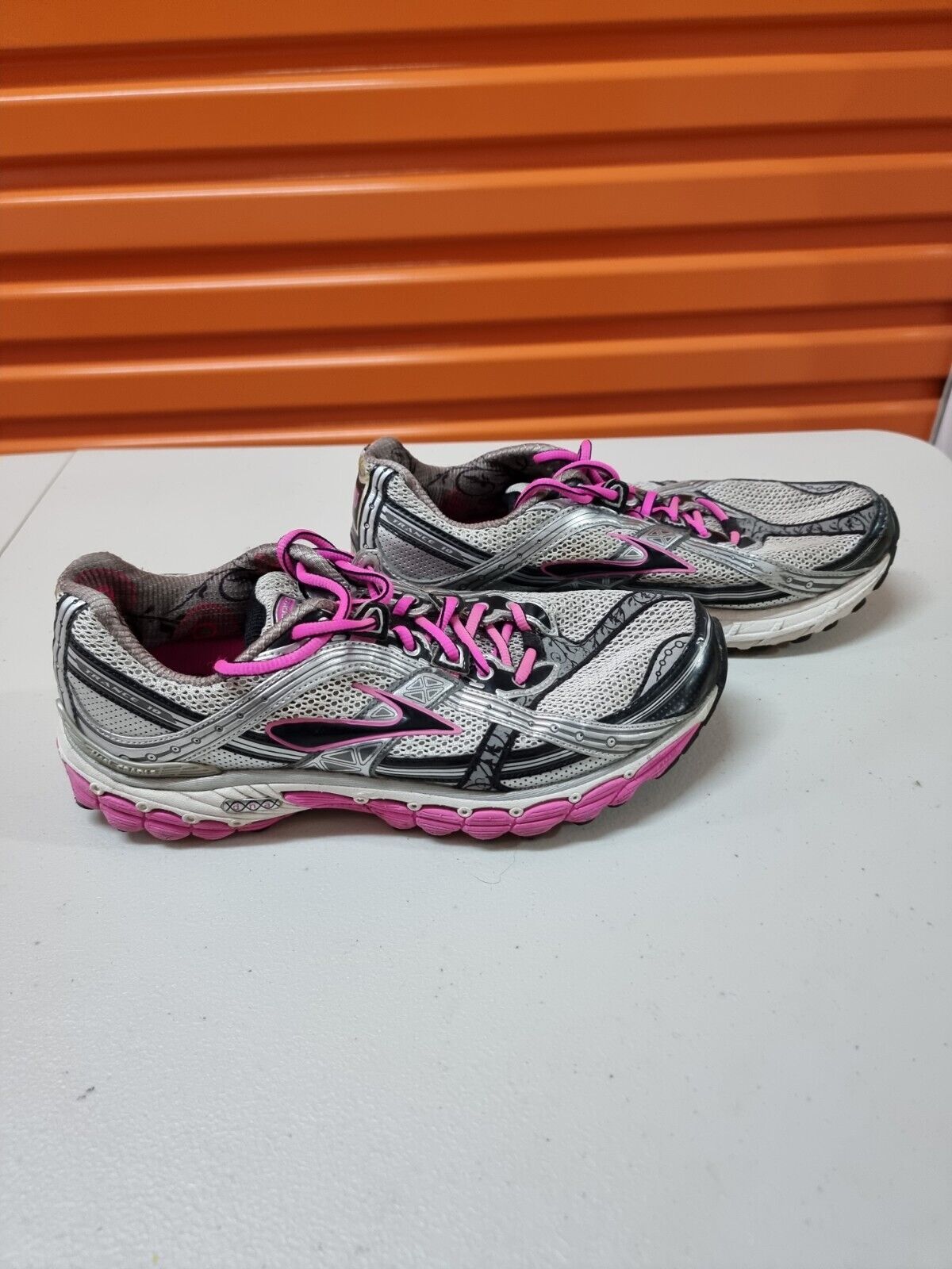 BROOKS Trance 10 Shoes Womens Silver Runners Size 9.5 US, 7.5 UK, 41 EUR