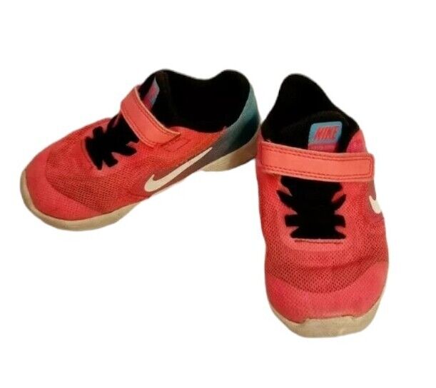 NIKE Revolution Boys Shoes Kids Sneakers Size 7 US 6.5 UK 23.5 EU Rarely Used