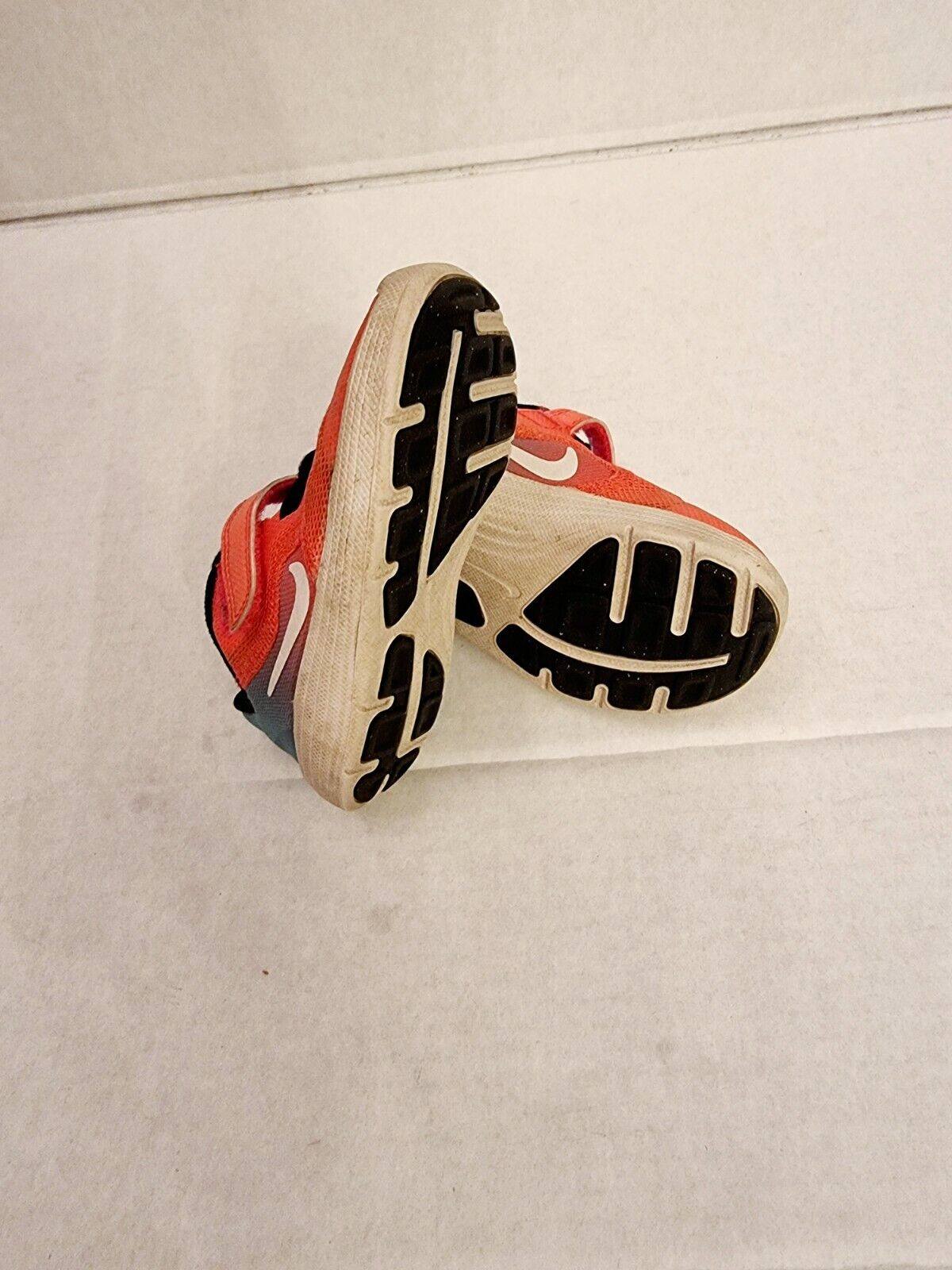 NIKE Revolution Boys Shoes Kids Sneakers Size 7 US 6.5 UK 23.5 EU Rarely Used