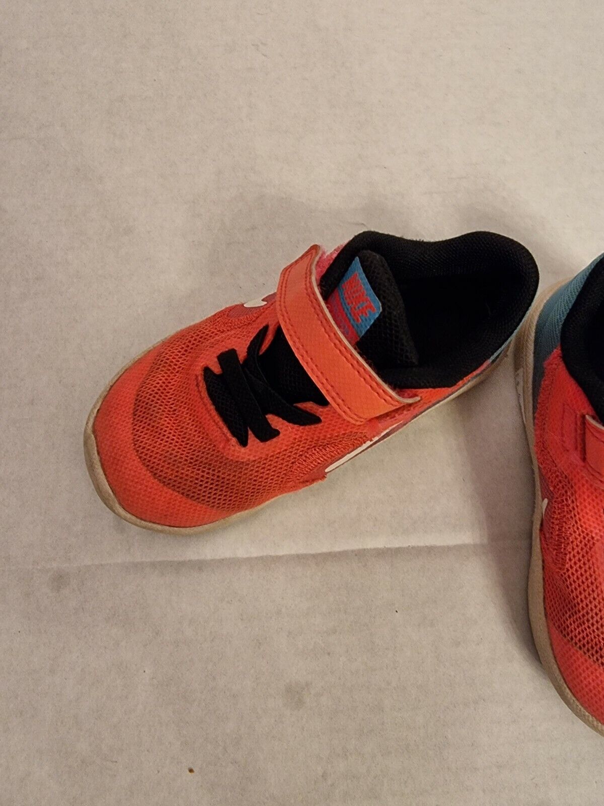 NIKE Revolution Boys Shoes Kids Sneakers Size 7 US 6.5 UK 23.5 EU Rarely Used