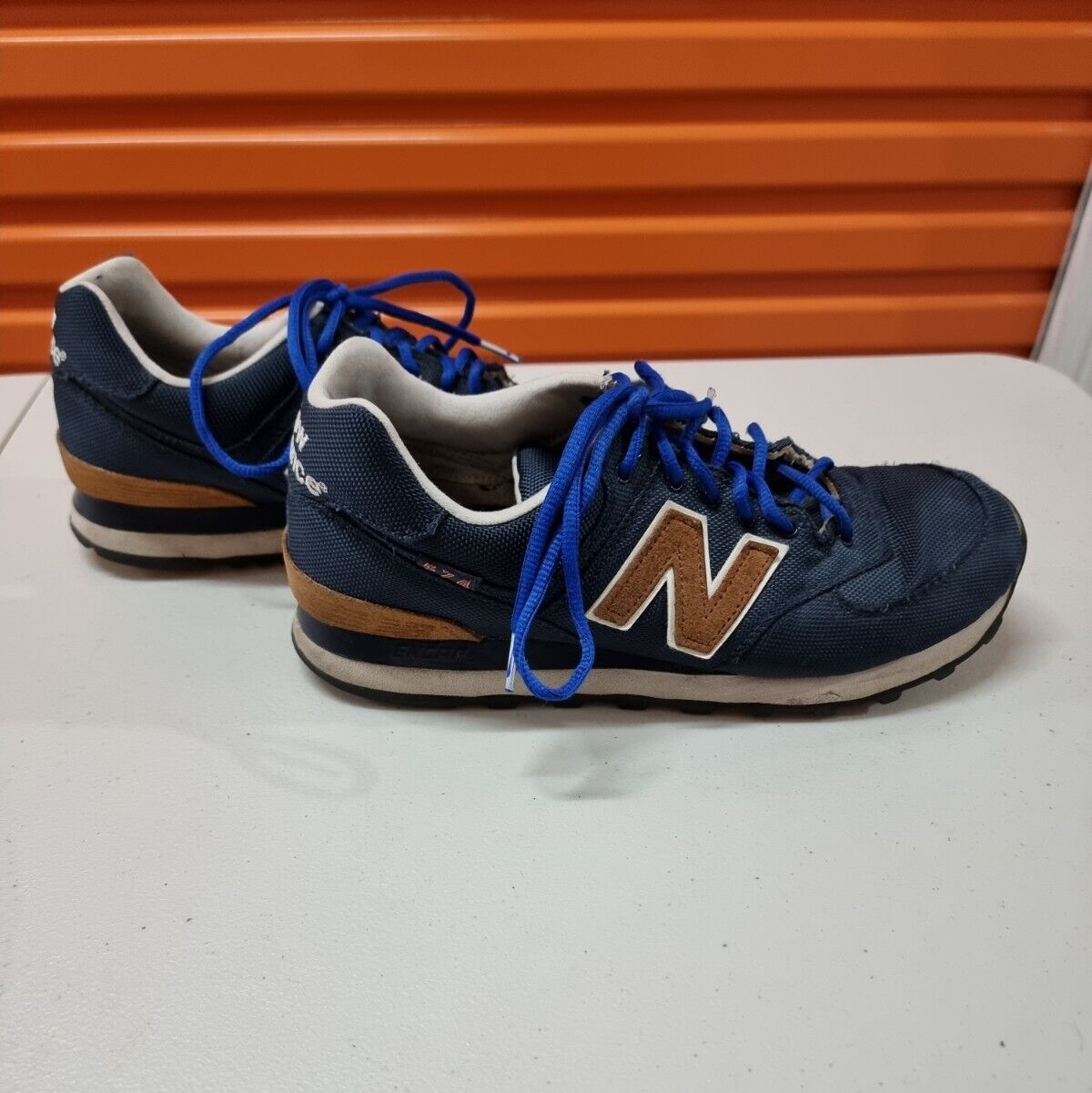 NEW BALANCE 574 Mens Shoes Navy Blue Sneakers Size 9 US, 8.5 UK, 42.5 EUR 👟